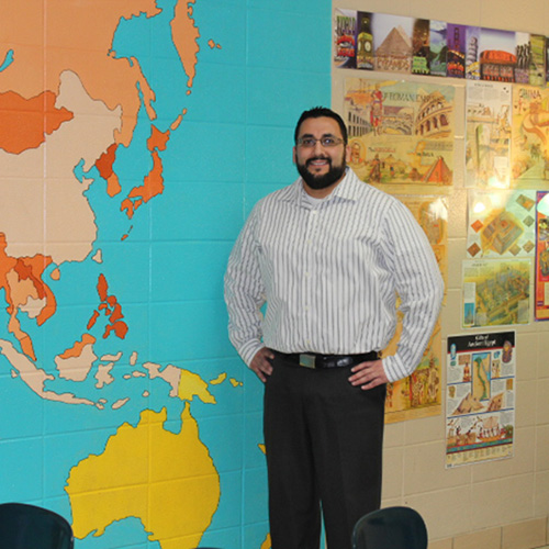 Social Studies Teacher Fernando Sustaita 